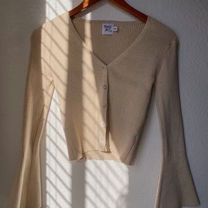 semi-cropped cardigan ☁️